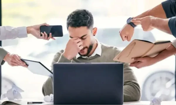 Πότε το στρες οδηγεί στο εγκεφαλικό επεισόδιο: Τι λέει ένας καθηγητής Νευρολογίας