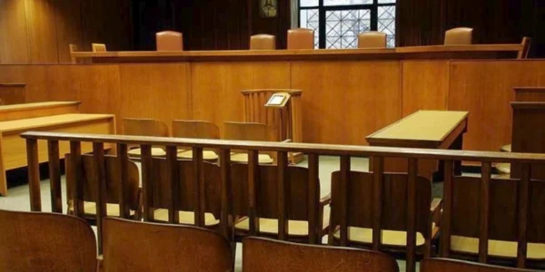 Με δύο κακουργήματα βαρύνεται γυναίκα που συνελήφθη για ταξιδιωτική απάτη
