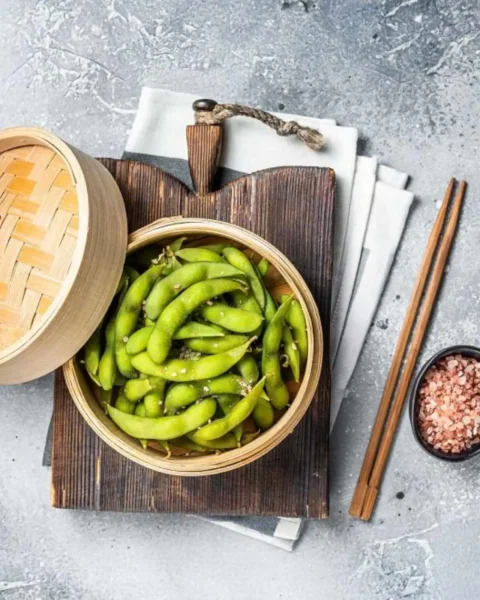 Edamame: Τι είναι τελικά αυτά τα πράσινα φασολάκια που σερβίρουν στα ασιατικά εστιατόρια;