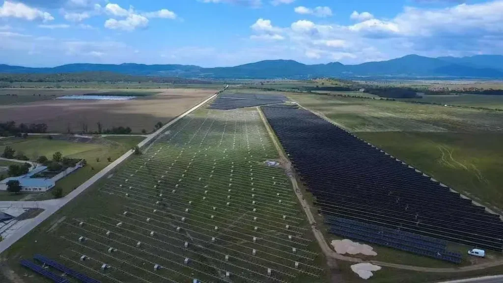 Όμιλος ΔΕΗ: Προσθέτει φωτοβολταϊκό πάρκο 88 MW στο χαρτοφυλάκιο της Βουλγαρίας 3 Όμιλος ΔΕΗ: Προσθέτει φωτοβολταϊκό πάρκο 88 MW στο χαρτοφυλάκιο της Βουλγαρίας
