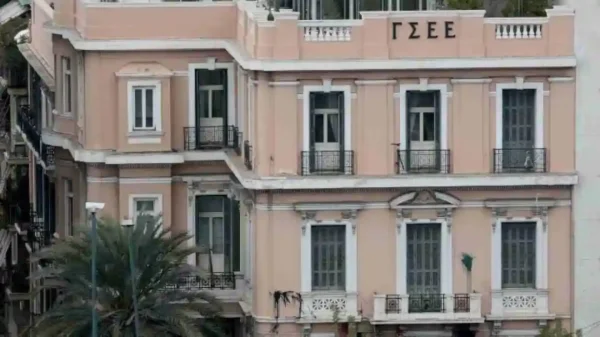 ΓΣΕΕ: Καταδικάζει την απόλυση συνδικαλιστών και εργαζόμενων στο ALLOU FAN PARK