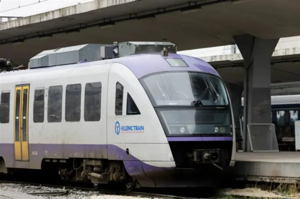 Αμαξοστοιχία από Αθήνα για Θεσσαλονίκη άργησε 1,5 ώρα να αναχωρήσει