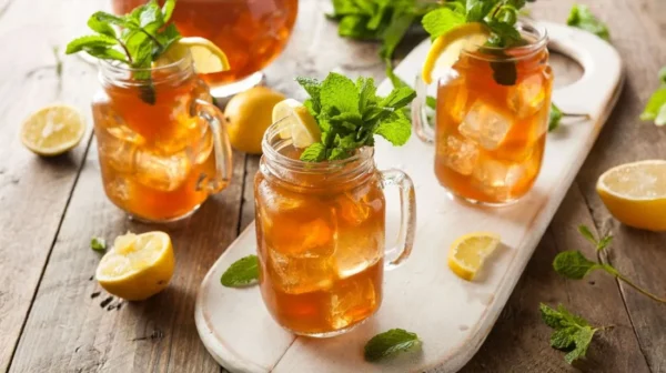 Διεθνής Ημέρα Τσαγιού: Πώς να φτιάξεις iced tea στο σπίτι (με 2 διαφορετικές μεθόδους)