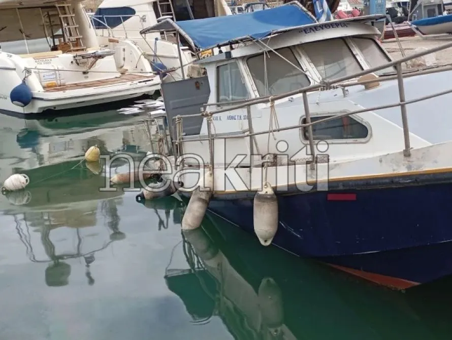 Κρήτη: Βυθίστηκε σκάφος στο λιμάνι Ηρακλείου – Συναγερμός για μικρής έκτασης θαλάσσια ρύπανση (φωτο & video)