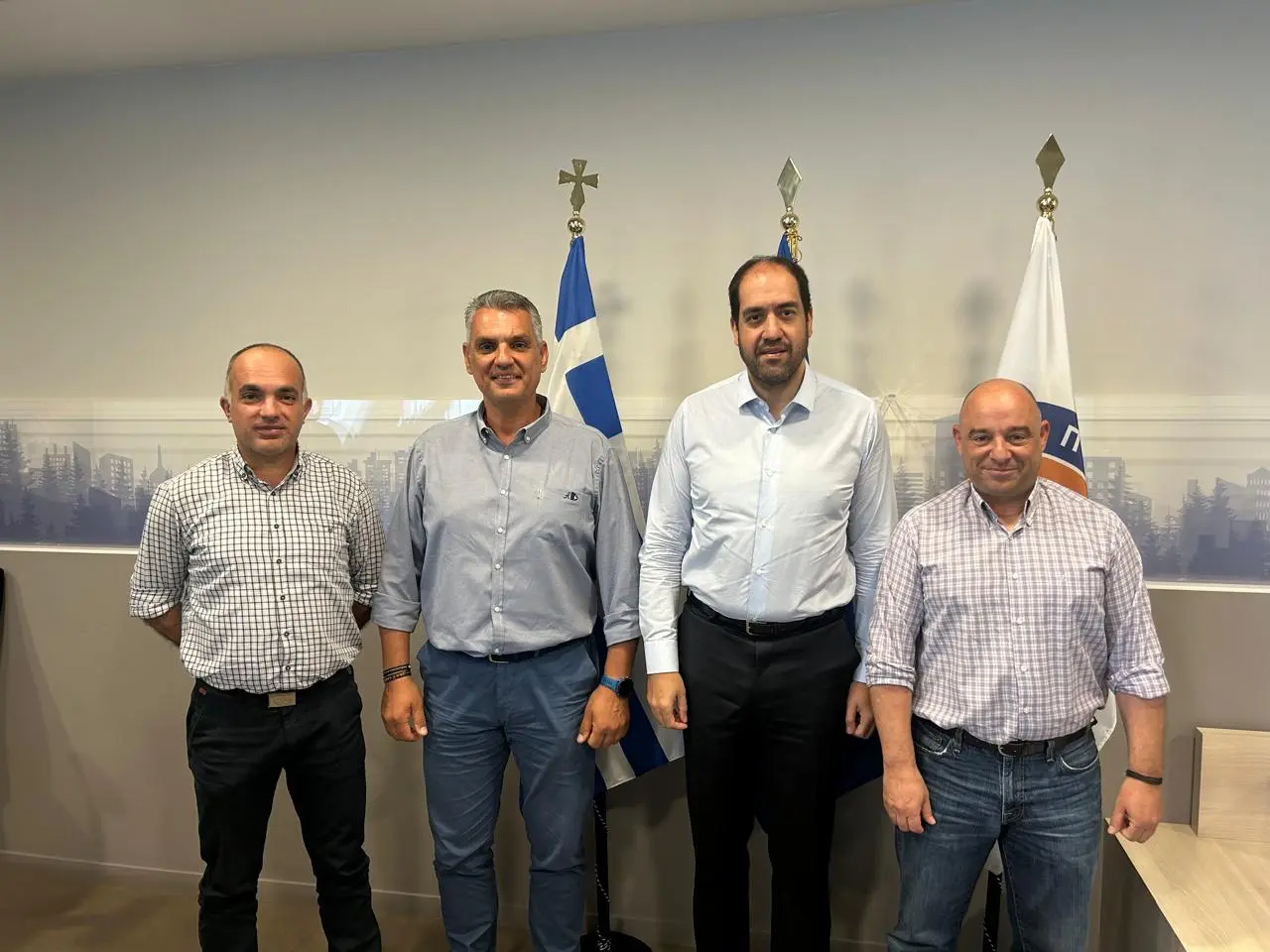 Συνάντηση Υπουργού Κλιματικής Κρίσης και Πολιτικής Προστασίας με την Ένωση Αξιωματικών Πυροσβεστικού Σώματος