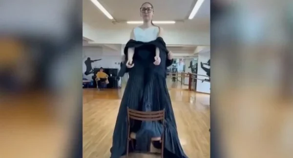 Eurovision 2025: Έτσι άλλαξε ρούχα πάνω στην σκηνή η Klavdia