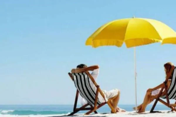 Ξεκινούν οι αιτήσεις για 300.000 vouchers κοινωνικού τουρισμού της ΔΥΠΑ