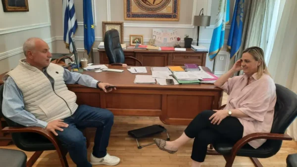 Συνάντηση Κοτσαμπά Μητλιάγκα για τα μέτρα έκτακτης ανάγκης