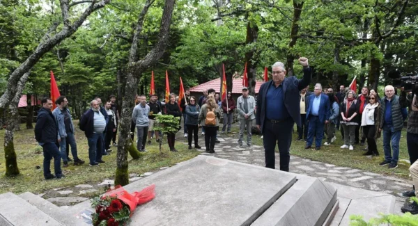 20 χρόνια από τον θάνατο του Χ. Φλωράκη - Δ.Κουτσούμπας: «Οι ζευγάδες φεύγουν, μα η σπορά μένει…»
