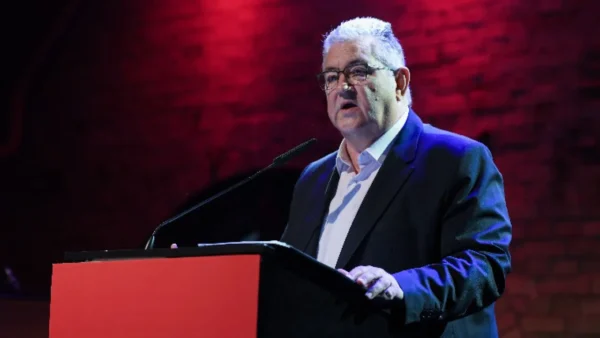 Δ. Κουτσούμπας: Τιμάμε και υπερασπιζόμαστε από τη διαστρέβλωση την Αντιφασιστική Νίκη, διαφυλάσσουμε την επαναστατική σπίθα για τον σοσιαλισμό