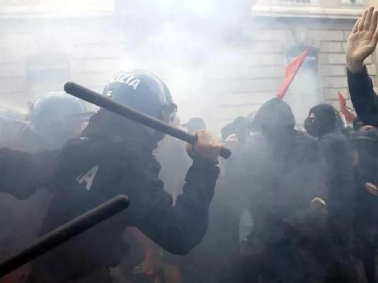 Μιλάνο: Ευρωπαϊκή διαμαρτυρία ενάντια σε ακροδεξιά σύνοδο – Συμμετοχή και Ελλήνων διαδηλωτών