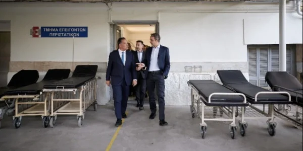 Επίσκεψη Κυρ. Μητσοτάκη στον «Ευαγγελισμό» - Ενημερώθηκε για την εφαρμογή της πιλοτικής δράσης ιχνηλάτησης περιστατικών στο ΤΕΠ