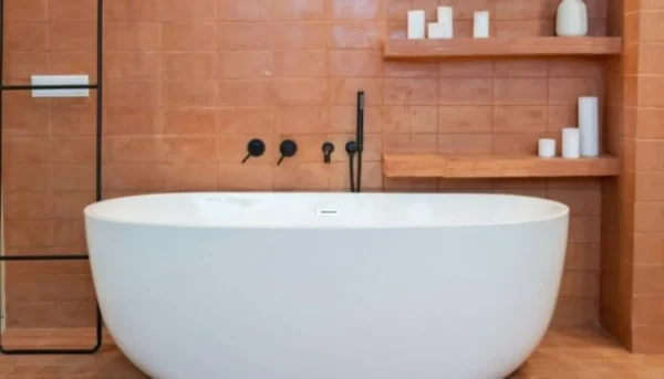 Πώς να απομακρύνετε άλατα και κίτρινες κηλίδες από την μπανιέρα σας