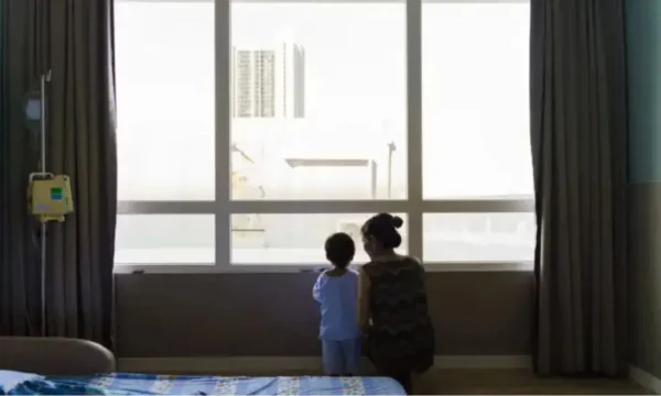 Πάνω από 70 κακοποιημένα παιδιά βρίσκονται «παρκαρισμένα» στα νοσοκομεία της χώρας