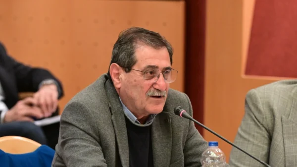 Τροχαίο για τον δήμαρχο Πάτρας, Κώστα Πελετίδη - Το αυτοκίνητό του συγκρούστηκε με λεωφορείο
