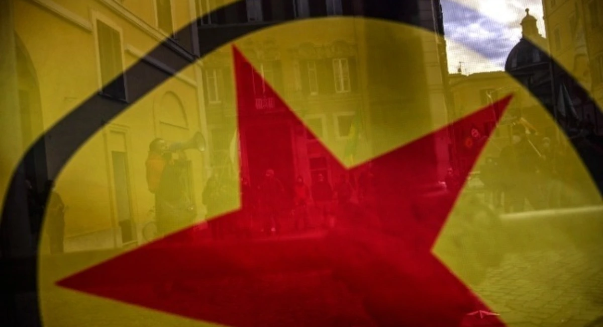 Το PKK ανακοίνωσε τη διάλυσή του και το τέλος του ένοπλου αγώνα