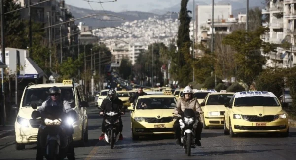 ΠΟΕΙΑΤΑ: Θετική η συνεργασία κράτους και ταξί για τα νυχτερινά δρομολόγια Παρασκευή με Κυριακή
