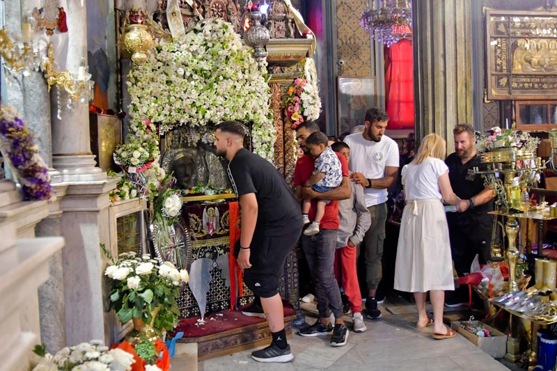 Κορυφώνεται το μεγάλο πανηγύρι του Ταξιάρχη στο Μανταμάδο - Προσκυνητές και από την Τουρκία