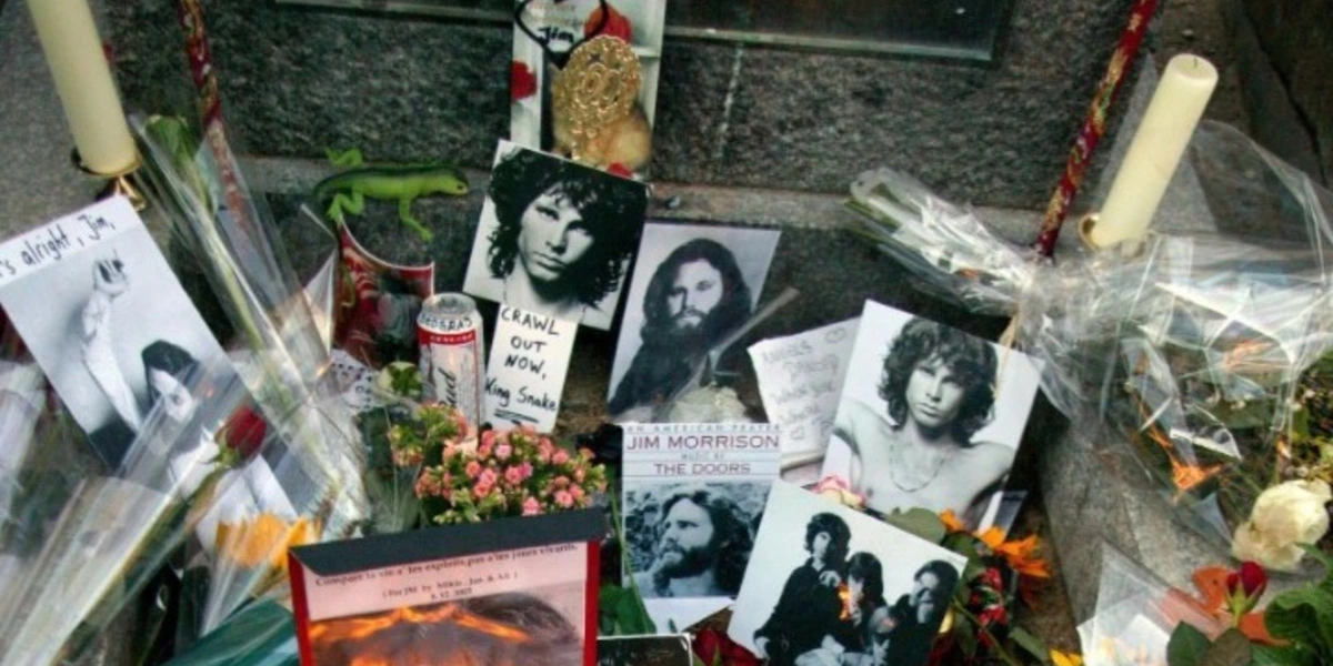 Βρέθηκε μετά από 30 χρόνια προτομή του Τζιμ Μόρισον που είχε κλαπεί