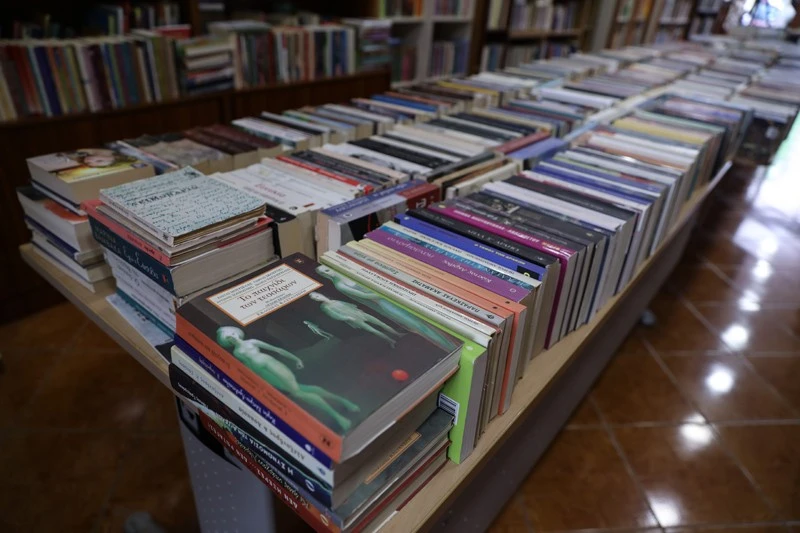 Έξι χρόνια λειτουργίας του παλαιοβιβλιοπωλείου των αστέγων