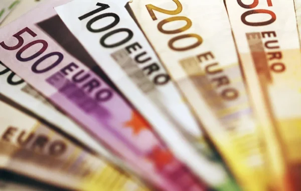 Λογιστής από τη Θεσσαλία κατηγορείται ότι εξαπάτησε 4.000 τσιγγάνους – Απάτη-μαμούθ με επιδόματα εκατομμυρίων