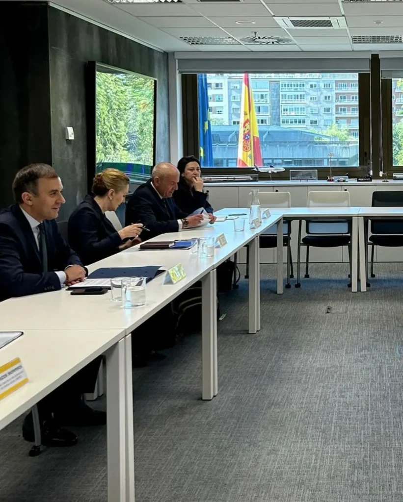 ΥΦΥΠΕΞ Χατζηβασιλείου από Μαδρίτη: Πολυεπίπεδη η συνεργασία Ελλάδας και Ισπανίας - Ανοίγουν νέοι δρόμοι στο εμπόριο και τις επενδύσεις