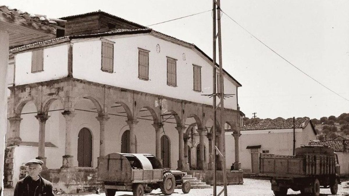Η Αϊβαλιώτισσα Αγία Τριάδα - φωτογραφίες