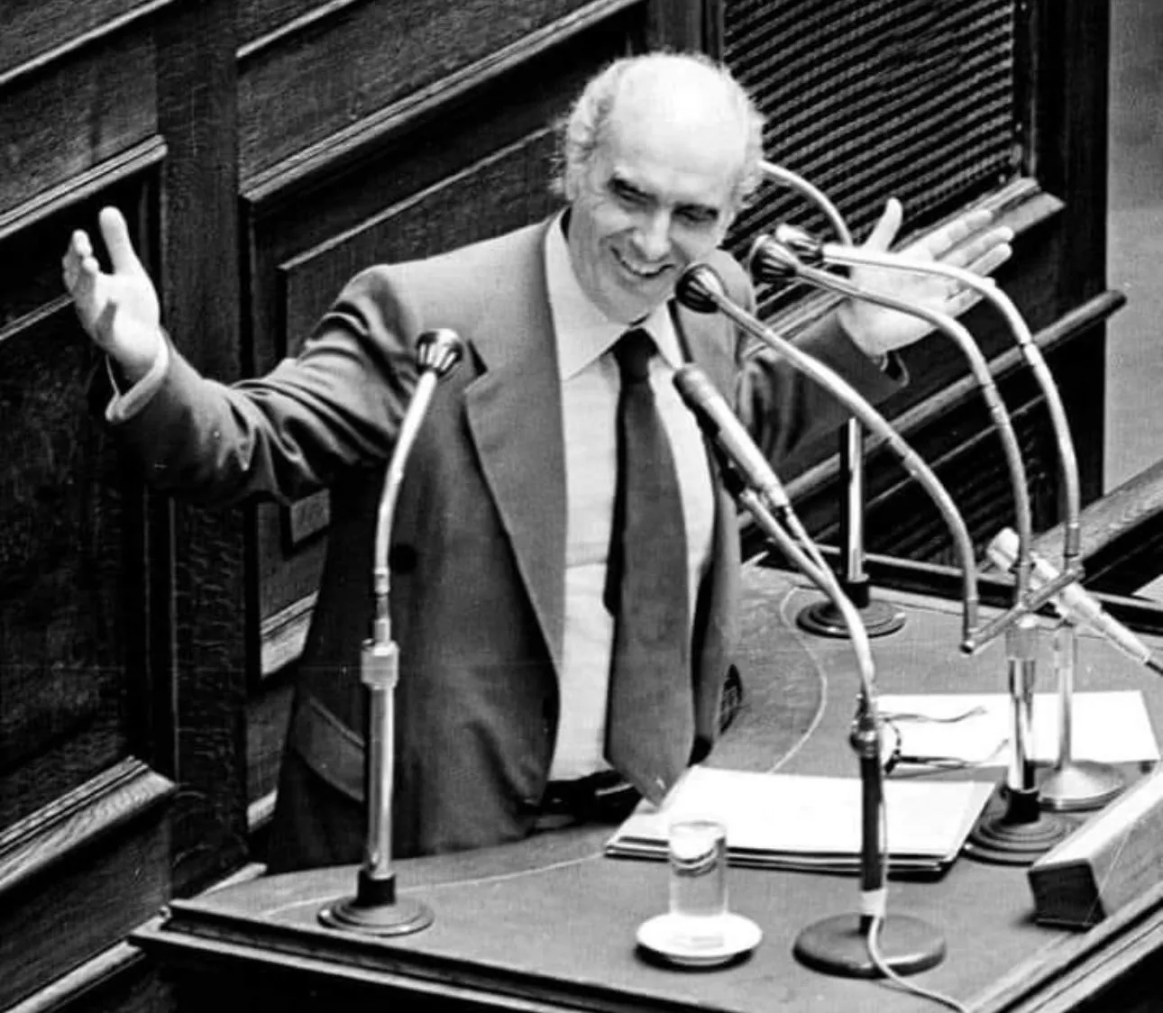 ΠΑΣΟΚ: 29 Χρόνια Χωρίς τον Ανδρέα - Η Μνήμη Ζωντανή, ο Δρόμος Ανοιχτός
