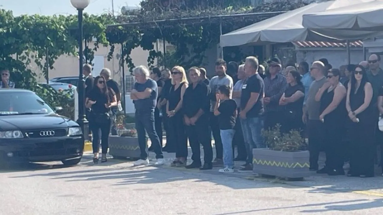 Άρτα: Το τελευταίο αντίο στον 14χρονο Σπύρο Δήμου