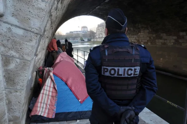 Γαλλία: Σε δίκη αστυνομικός για τη δολοφονία ενός εφήβου