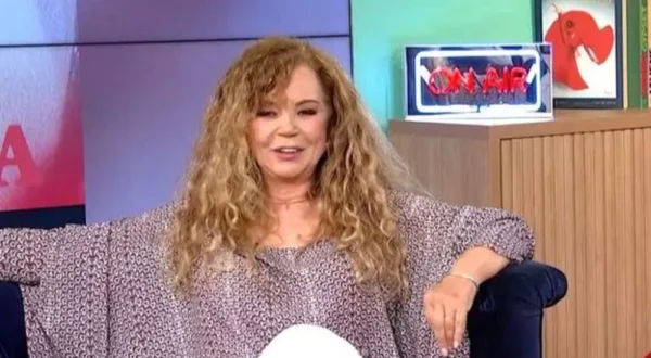 Ελένη Δήμου για τις επιθέσεις στη Γλυκερία: «Πάει χρόνια στο Ισραήλ, είναι πολύ λάθος αυτή η λάσπη που δέχεται