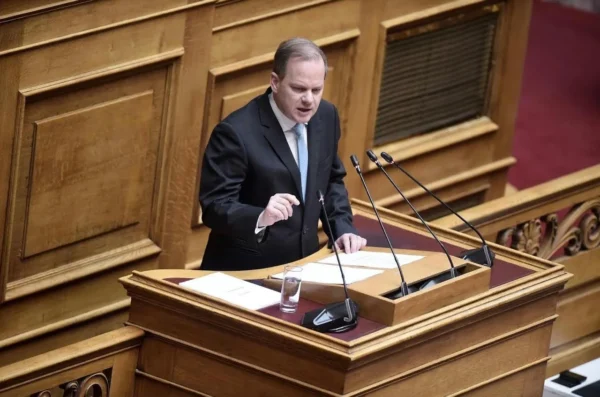 Κώστας Καραμανλής: Τρία μηνύματα κι έξι αλήθειες - «Στηρίζω ολόψυχα την πρόταση»
