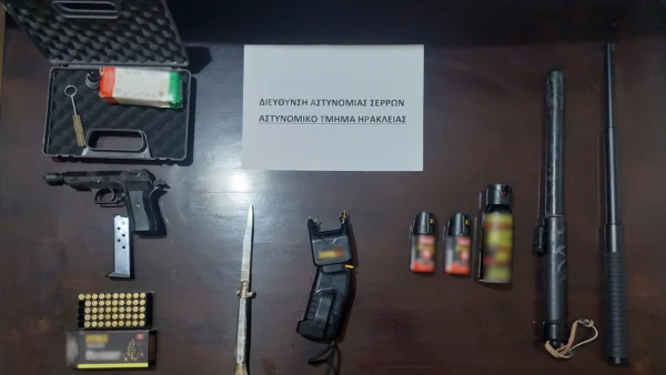 Σέρρες: Συνελήφθη γιατί είχε όπλο, σπρέι πιπεριού και γκλοπ στο σπίτι του