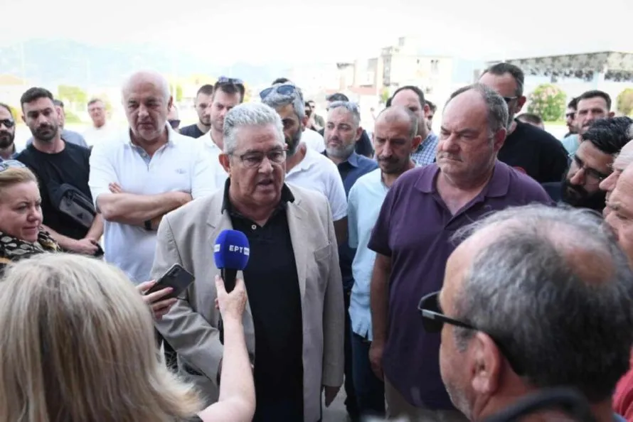 Ο Δ. Κουτσούμπας στη συγκέντρωση των απεργών ναυτεργατών στο λιμάνι της Πάτρας