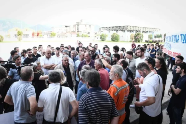 Ο Δ. Κουτσούμπας στη συγκέντρωση των απεργών ναυτεργατών στο λιμάνι της Πάτρας