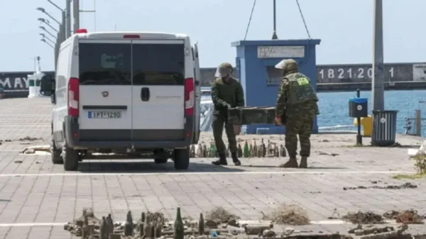 Εξουδετερώθηκε οβίδα που βρέθηκε στο λιμάνι της Καλαμάτας