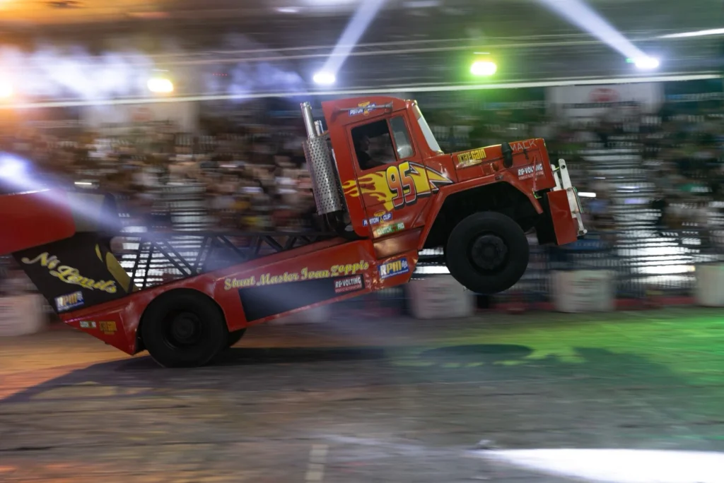 Το 26ο Motor Festival στη Θεσσαλονίκη – Σόου που θυμίζει χολιγουντιανή παραγωγή