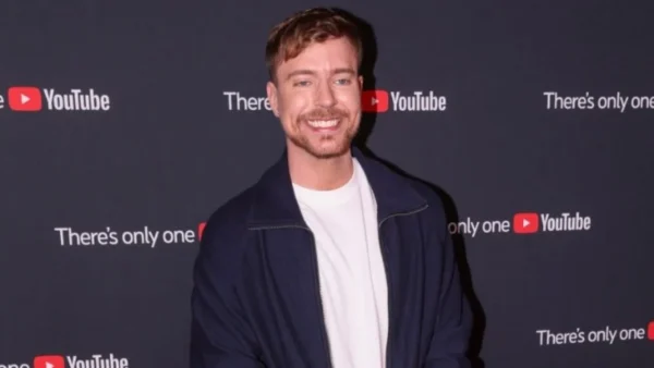 O MrBeast γράφει ιστορία ως ο πρώτος YouTuber με πάνω από 400 εκατομμύρια συνδρομητές