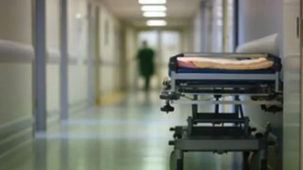 Λάρισα: Σε ειδικό θάλαμο η γιατρός με αιμορραγικό πυρετό – Σε καραντίνα 25 συνάδελφοί της