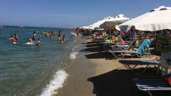 Νεκρή 73χρονη που ανασύρθηκε στην παραλία Μακρυγιάλου