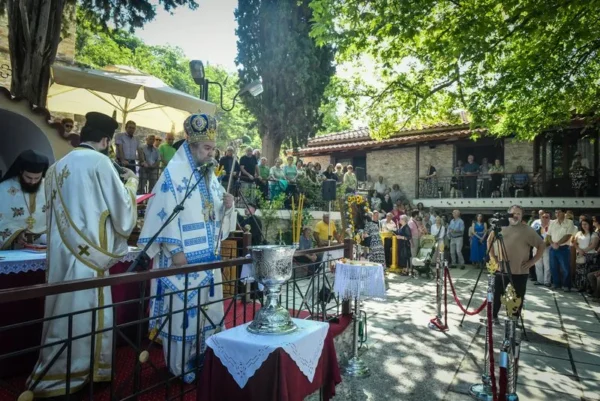 Σερρών Θεολόγος: «Το Άγιον Πνεύμα φανερώνει τον Χριστό, ως Σωτήρα και Λυτρωτή του κόσμου»