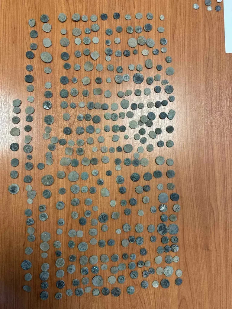 Συνελήφθησαν 39 άτομα, κατασχέθηκαν 1.800 αρχαία αντικείμενα- Συλλήψεις και στις Σέρρες