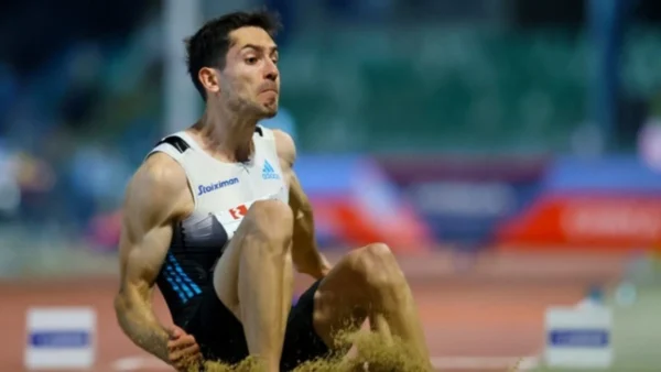 Εντυπωσιακός και πρώτος ο Τεντόγλου στο Ντεσάου