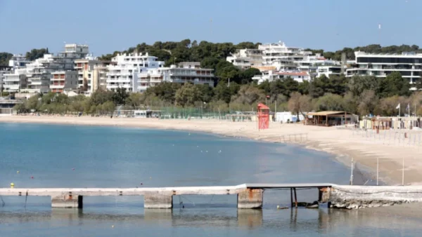 Πτώση ελικοπτέρου στη μαρίνα της Βουλιαγμένης