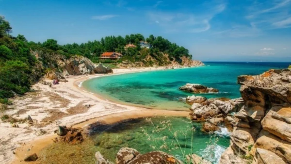 Προβλήματα στην εύρεση προσωπικού αντιμετωπίζουν πάνω από επτά στις 10 τουριστικές επιχειρήσεις της Χαλκιδικής