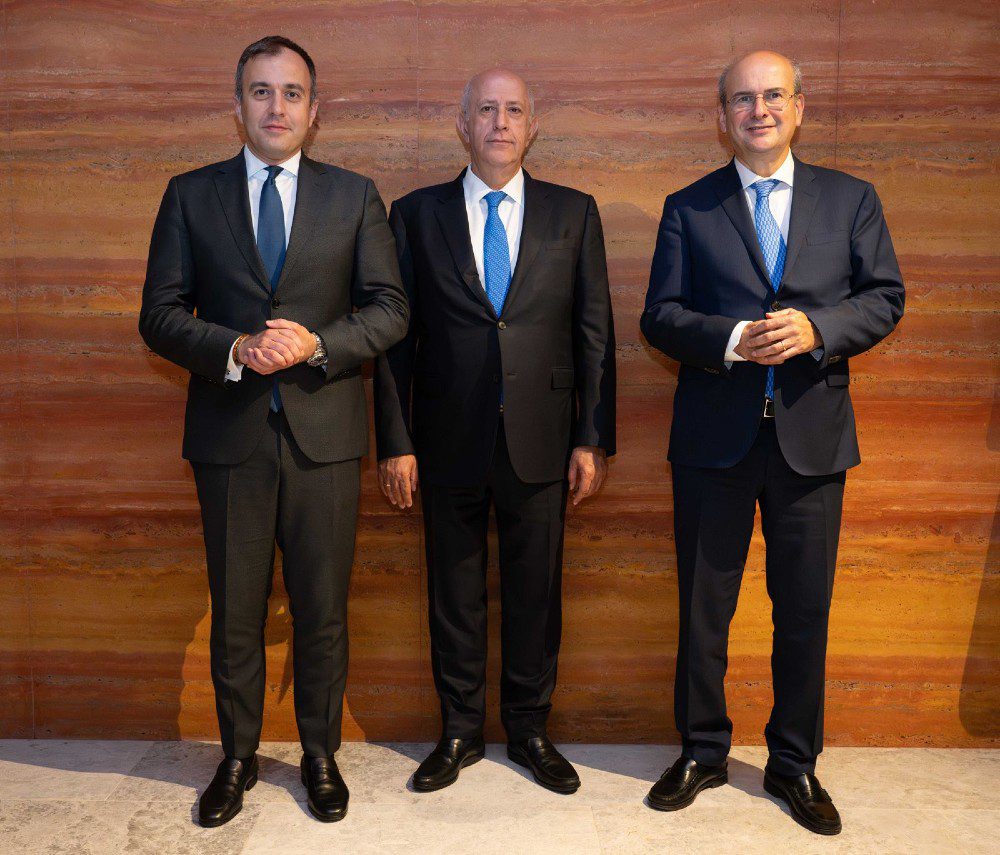 ΥΦΥΠΕΞ Χατζηβασιλείου στο δείπνο ΣΕΒ–MEDEF: Καλώ τους Γάλλους επιχειρηματίες να επενδύσουν στην Ελλάδα 2 ΥΦΥΠΕΞ Χατζηβασιλείου στο δείπνο ΣΕΒ–MEDEF: Καλώ τους Γάλλους επιχειρηματίες να επενδύσουν στην Ελλάδα