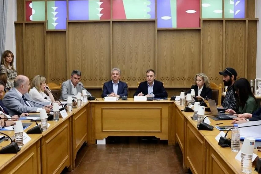 Ο ΥΦΥΠΕΞ Χατζηβασιλείου υπέγραψε μνημόνιο συνεργασίας για την ίδρυση Γραφείου Εξωστρέφειας στην Περιφέρεια Κρήτης 2 Ο ΥΦΥΠΕΞ Χατζηβασιλείου υπέγραψε μνημόνιο συνεργασίας για την ίδρυση Γραφείου Εξωστρέφειας στην Περιφέρεια Κρήτης
