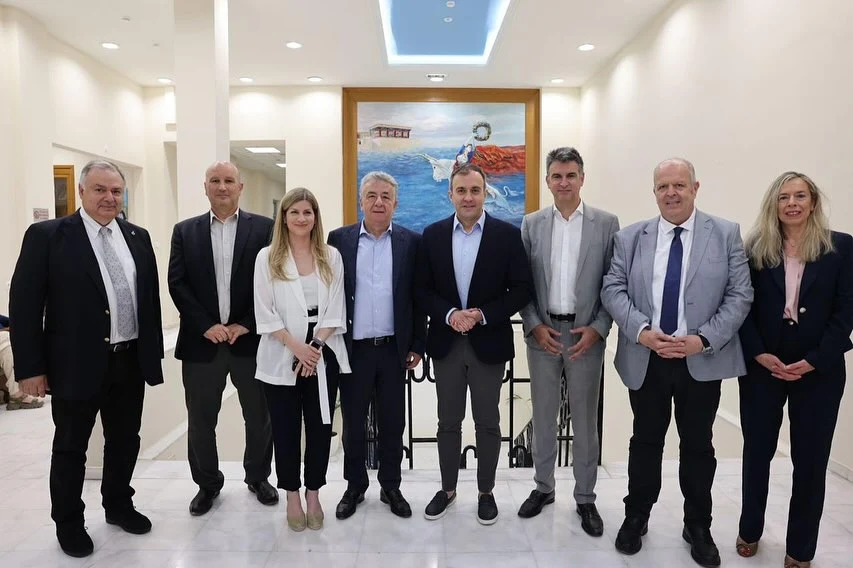 Ο ΥΦΥΠΕΞ Χατζηβασιλείου υπέγραψε μνημόνιο συνεργασίας για την ίδρυση Γραφείου Εξωστρέφειας στην Περιφέρεια Κρήτης