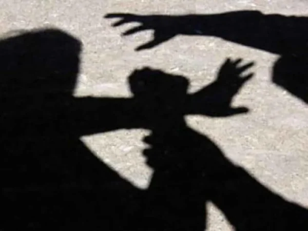 Ομαδική επίθεση ανηλίκων σε 16χρονο στην παραλία Βόλου - Νοσηλεύεται με κάταγμα ρινός – μήνυση των γονέων σε 15χρονο