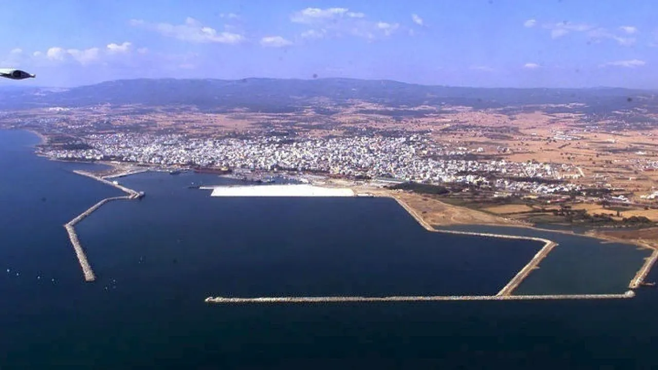 Αλεξανδρούπολη: Υπεγράφη η σύμβαση αναβάθμισης του συστήματος φωτισμού της ΠΑΜΘ